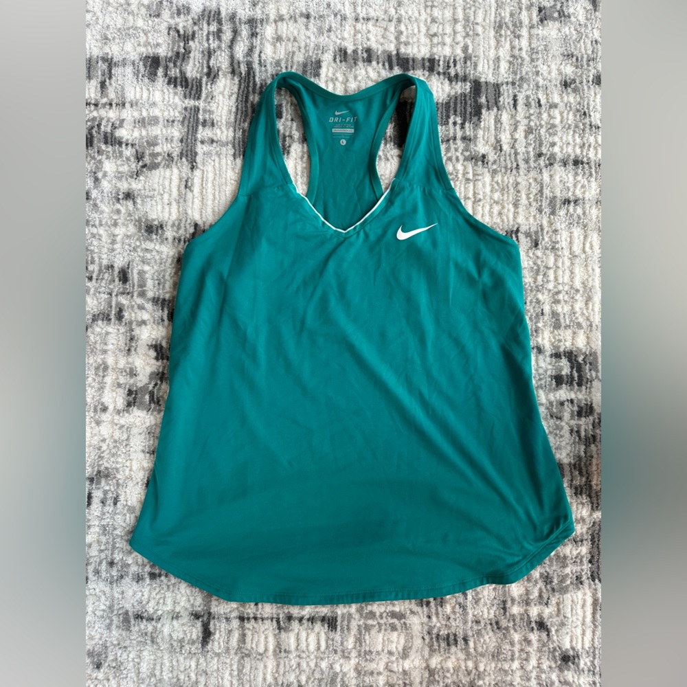 Nike Women's Tennis Shirt. Size Large.
